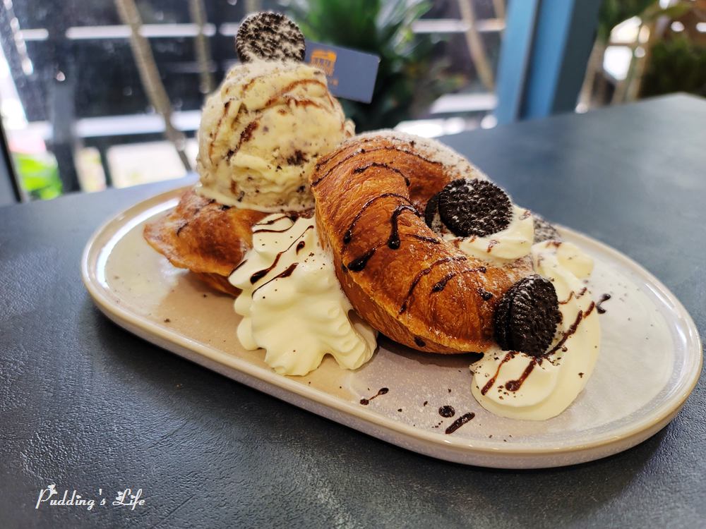 藍屋子109號-瑞士巧克力冰淇淋甜甜圈