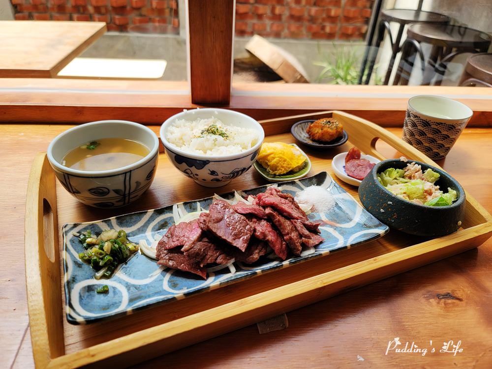 新竹美食│尋光小路》巷弄裡的復古老宅食堂~和風日式家庭料理簡餐.定食