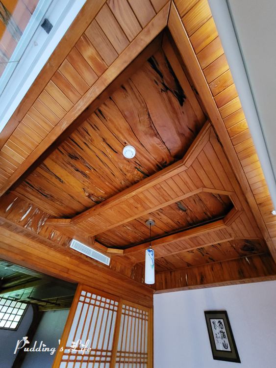 烏來明月溫泉會館-檜木天花板