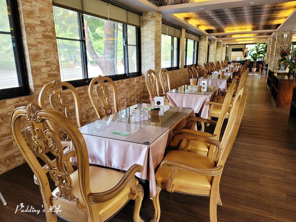 綠光水岸複合式餐廳-室內用餐環境