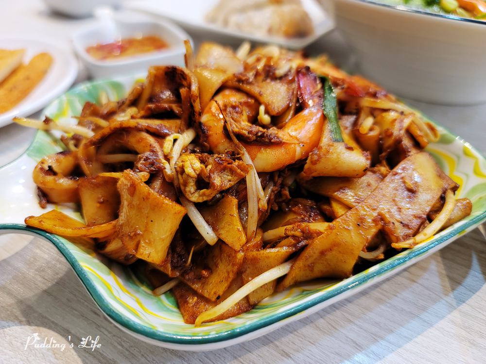 鰤樂仨新加坡小吃-炒粿條