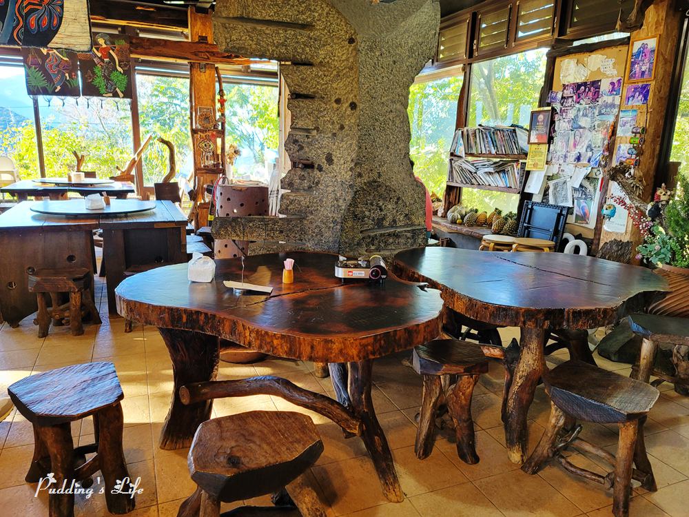 雲南十八怪景觀餐廳-木頭桌椅