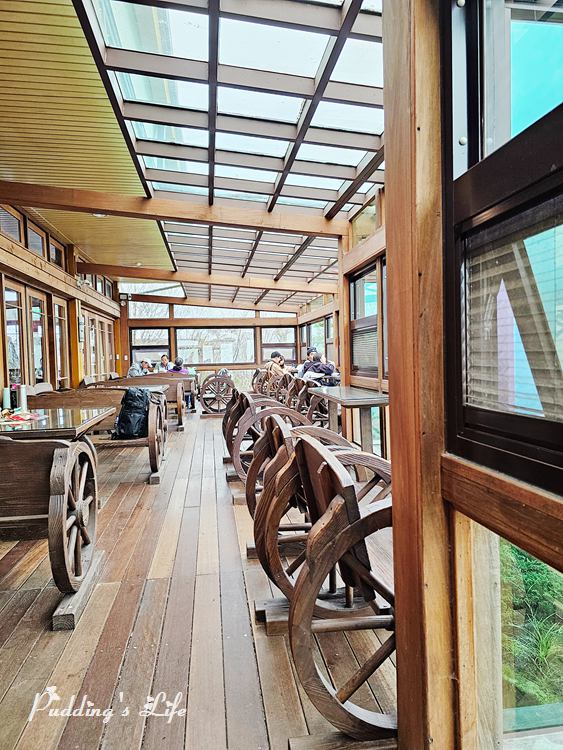 太平山雲海咖啡館-陽台用餐區