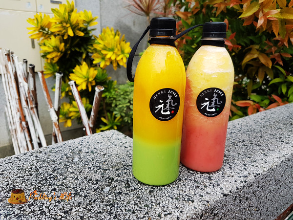 【台南美食】安平-今年夏天最火紅的飲料店《元氣果汁》瓶裝漸層果汁專賣店